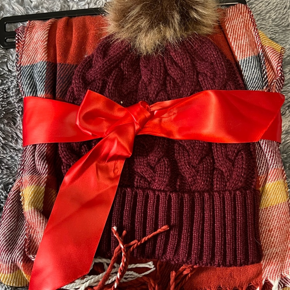 Super cute cozy hat with matching scarf